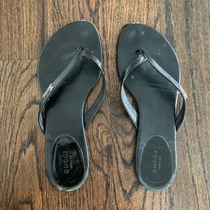 Gucci 🖤 black leather sandals